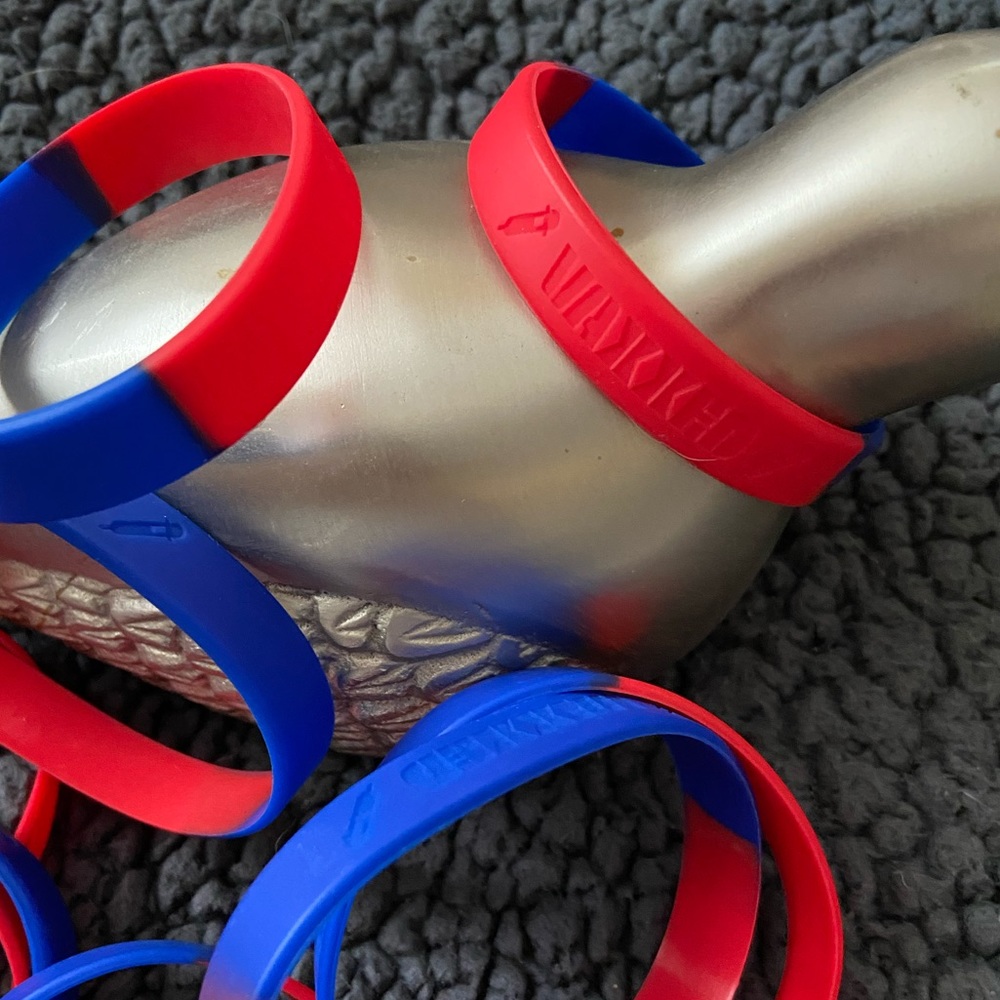 VAXXED Red/Blue Ombré Silicone bracelet NEW!Unisex - Picture 2 of 5